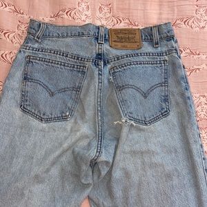 levi jeans straight legged and high waisted